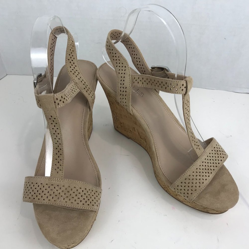 Charles by Charles David beige platform wedge Sandal US 9
